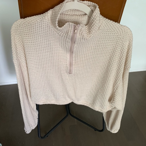 Cropped Waffle Knit Pullover - Picture 3 of 4